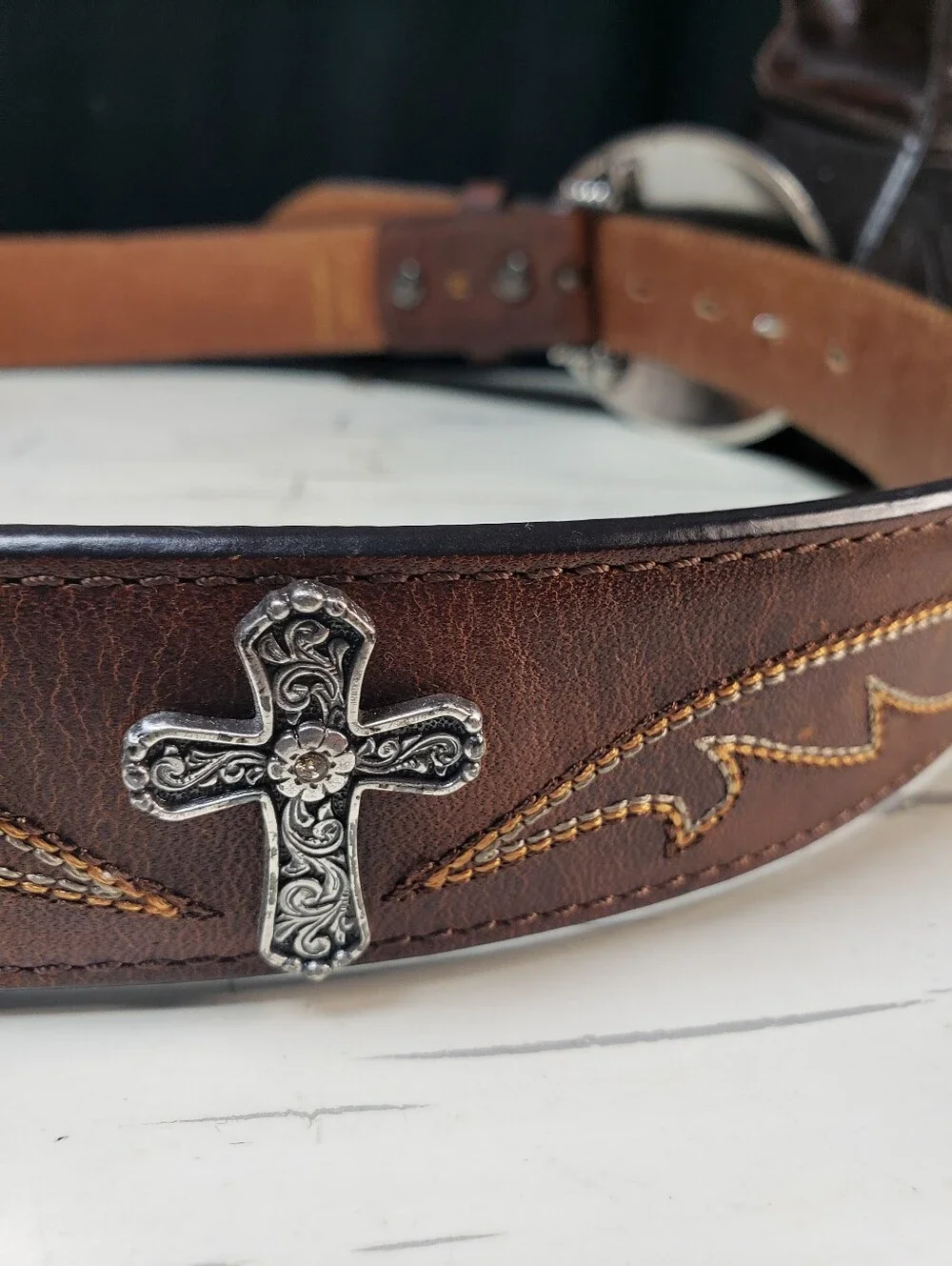 Ariat Cross Medallion Belt w/Cross Concho Buckle style A1512202 - Women's size M